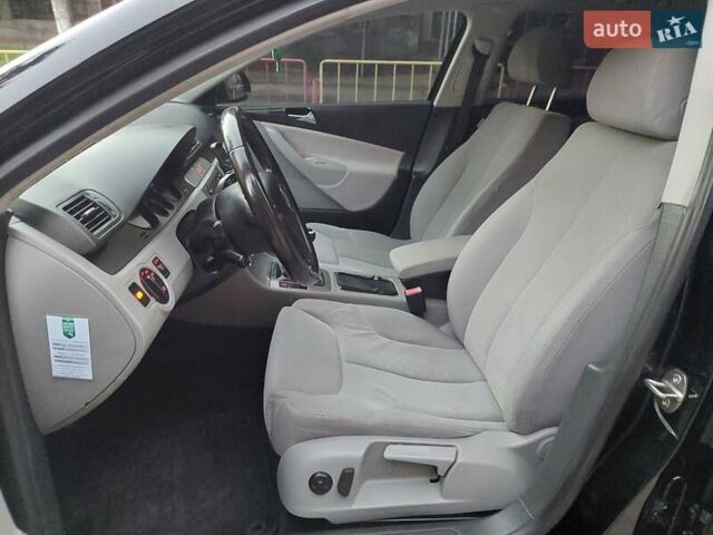 Черный Фольксваген Пассат, объемом двигателя 0 л и пробегом 186 тыс. км за 7777 $, фото 28 на Automoto.ua