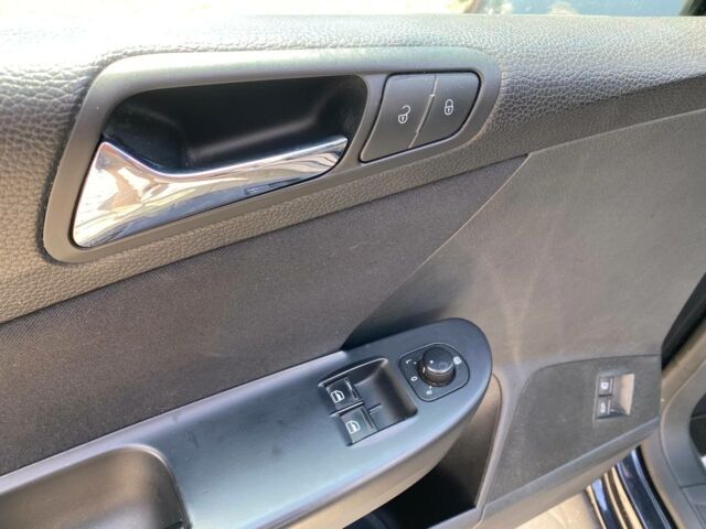 Черный Фольксваген Пассат, объемом двигателя 1.6 л и пробегом 285 тыс. км за 6500 $, фото 8 на Automoto.ua