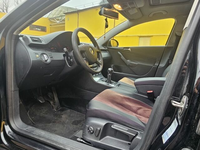 Черный Фольксваген Пассат, объемом двигателя 2 л и пробегом 340 тыс. км за 2857 $, фото 20 на Automoto.ua