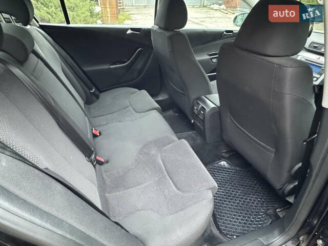 Чорний Фольксваген Пассат, об'ємом двигуна 1.6 л та пробігом 208 тис. км за 6490 $, фото 23 на Automoto.ua