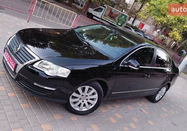 Черный Фольксваген Пассат, объемом двигателя 0 л и пробегом 186 тыс. км за 7777 $, фото 70 на Automoto.ua