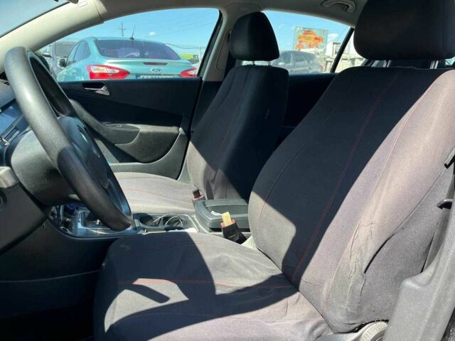 Чорний Фольксваген Пассат, об'ємом двигуна 2 л та пробігом 164 тис. км за 5790 $, фото 15 на Automoto.ua