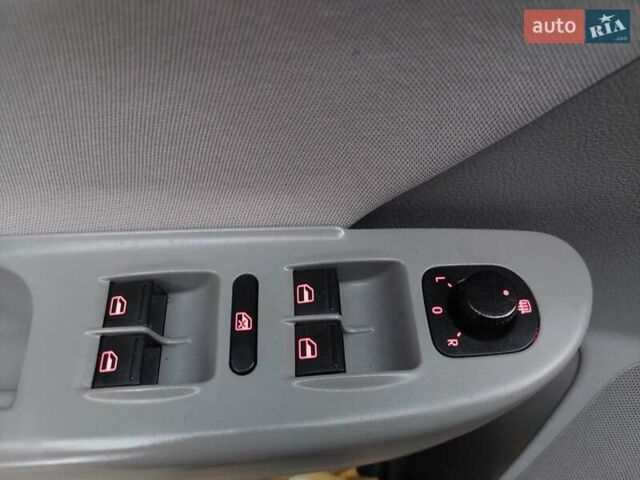 Черный Фольксваген Пассат, объемом двигателя 0 л и пробегом 186 тыс. км за 7777 $, фото 23 на Automoto.ua