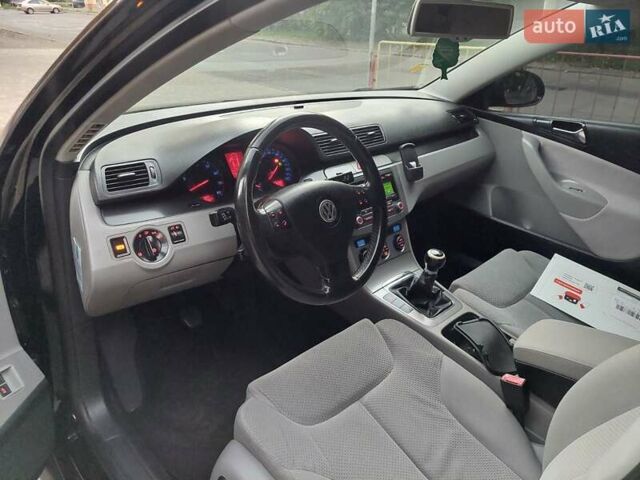 Черный Фольксваген Пассат, объемом двигателя 0 л и пробегом 186 тыс. км за 7777 $, фото 20 на Automoto.ua