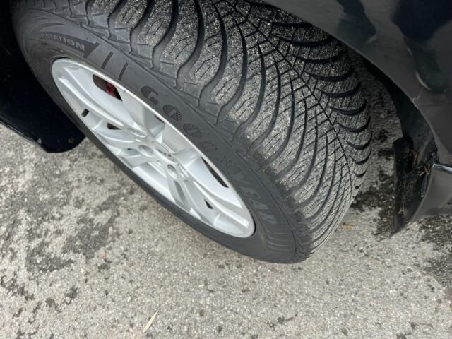 Черный Фольксваген Пассат, объемом двигателя 2 л и пробегом 281 тыс. км за 3367 $, фото 7 на Automoto.ua