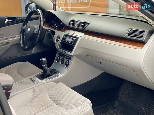 Чорний Фольксваген Пассат, об'ємом двигуна 1.98 л та пробігом 151 тис. км за 7800 $, фото 11 на Automoto.ua