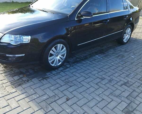 Черный Фольксваген Пассат, объемом двигателя 2 л и пробегом 290 тыс. км за 6500 $, фото 1 на Automoto.ua