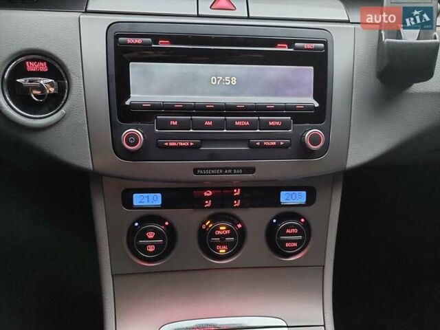 Черный Фольксваген Пассат, объемом двигателя 0 л и пробегом 186 тыс. км за 7777 $, фото 75 на Automoto.ua