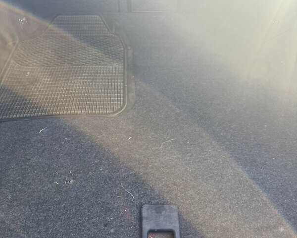 Черный Фольксваген Пассат, объемом двигателя 1.97 л и пробегом 326 тыс. км за 5500 $, фото 13 на Automoto.ua