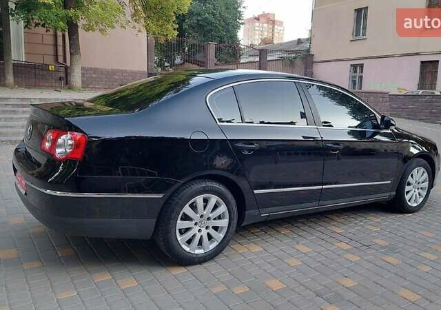 Черный Фольксваген Пассат, объемом двигателя 0 л и пробегом 186 тыс. км за 7777 $, фото 7 на Automoto.ua