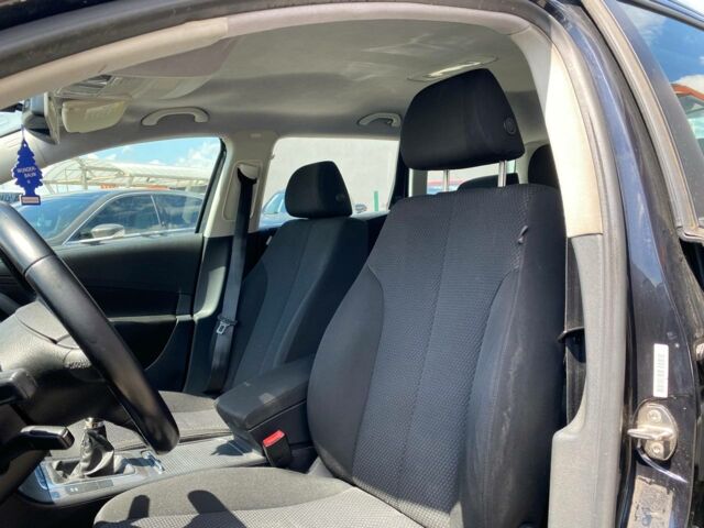 Черный Фольксваген Пассат, объемом двигателя 1.6 л и пробегом 285 тыс. км за 6500 $, фото 15 на Automoto.ua