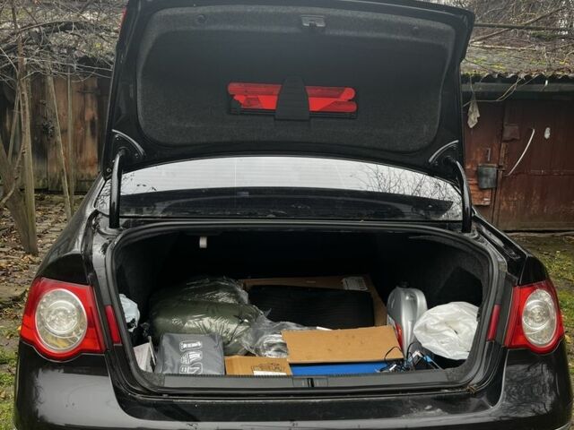 Черный Фольксваген Пассат, объемом двигателя 2 л и пробегом 204 тыс. км за 6800 $, фото 13 на Automoto.ua