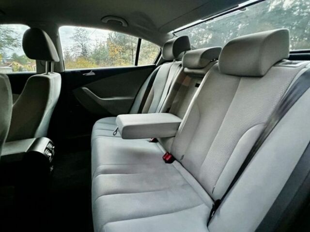 Черный Фольксваген Пассат, объемом двигателя 2 л и пробегом 240 тыс. км за 1650 $, фото 7 на Automoto.ua