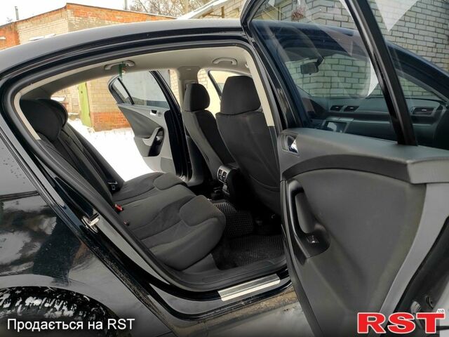 Чорний Фольксваген Пассат, об'ємом двигуна 2 л та пробігом 250 тис. км за 5850 $, фото 11 на Automoto.ua