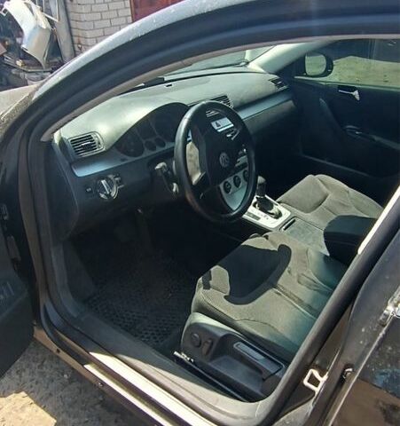 Черный Фольксваген Пассат, объемом двигателя 2 л и пробегом 320 тыс. км за 4500 $, фото 5 на Automoto.ua