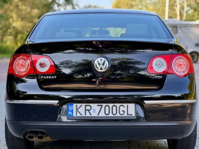 Черный Фольксваген Пассат, объемом двигателя 1.9 л и пробегом 265 тыс. км за 2631 $, фото 5 на Automoto.ua