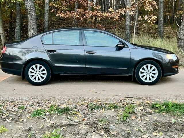 Черный Фольксваген Пассат, объемом двигателя 2 л и пробегом 240 тыс. км за 1650 $, фото 4 на Automoto.ua