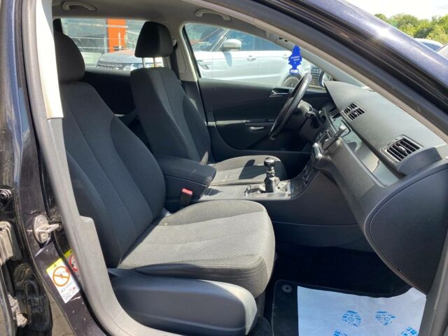 Черный Фольксваген Пассат, объемом двигателя 1.6 л и пробегом 285 тыс. км за 6500 $, фото 20 на Automoto.ua