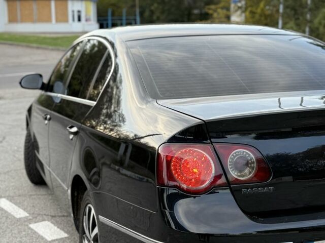 Черный Фольксваген Пассат, объемом двигателя 1.9 л и пробегом 360 тыс. км за 6100 $, фото 6 на Automoto.ua