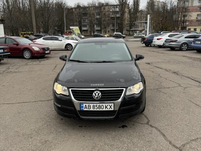 Черный Фольксваген Пассат, объемом двигателя 2 л и пробегом 200 тыс. км за 3199 $, фото 1 на Automoto.ua