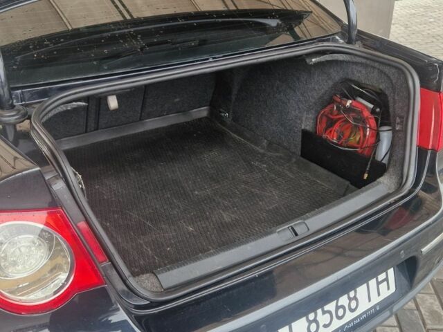 Чорний Фольксваген Пассат, об'ємом двигуна 2 л та пробігом 269 тис. км за 6500 $, фото 10 на Automoto.ua