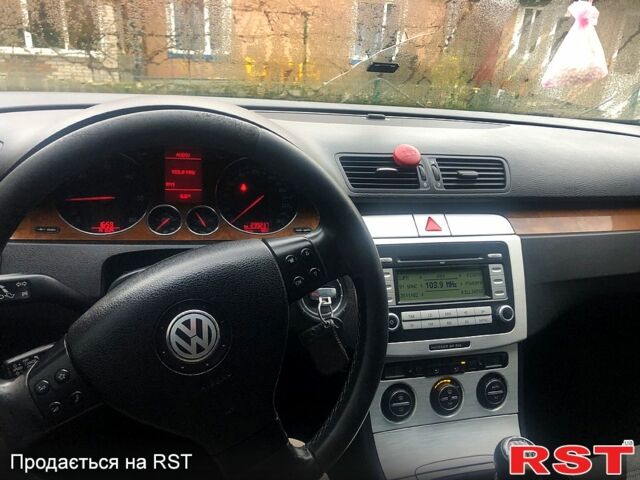 Черный Фольксваген Пассат, объемом двигателя 2 л и пробегом 239 тыс. км за 7500 $, фото 1 на Automoto.ua