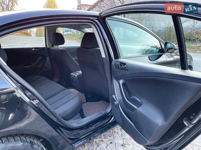 Черный Фольксваген Пассат, объемом двигателя 1.6 л и пробегом 270 тыс. км за 6000 $, фото 7 на Automoto.ua