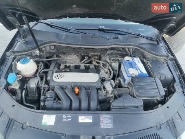Черный Фольксваген Пассат, объемом двигателя 2 л и пробегом 297 тыс. км за 6100 $, фото 16 на Automoto.ua