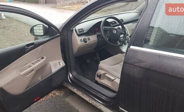 Черный Фольксваген Пассат, объемом двигателя 2 л и пробегом 205 тыс. км за 6600 $, фото 10 на Automoto.ua