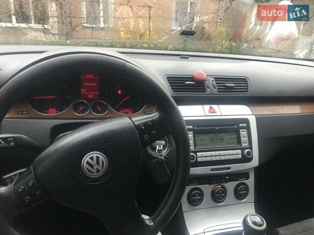 Черный Фольксваген Пассат, объемом двигателя 1.97 л и пробегом 239 тыс. км за 7500 $, фото 1 на Automoto.ua
