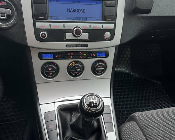 Чорний Фольксваген Пассат, об'ємом двигуна 1.6 л та пробігом 208 тис. км за 6490 $, фото 35 на Automoto.ua