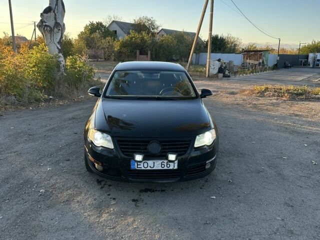 Черный Фольксваген Пассат, объемом двигателя 0 л и пробегом 290 тыс. км за 2950 $, фото 1 на Automoto.ua