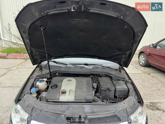 Чорний Фольксваген Пассат, об'ємом двигуна 1.6 л та пробігом 208 тис. км за 6490 $, фото 28 на Automoto.ua