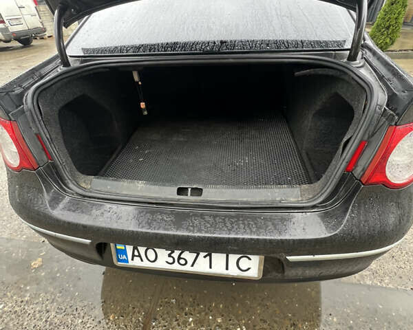 Фольксваген Пассат 2007 в Виноградове на Automoto.ua Черный Фольксваген Пассат, объемом двигателя 2 л и пробегом 300 тыс. км за 4999 $, фото 7 на Automoto.ua