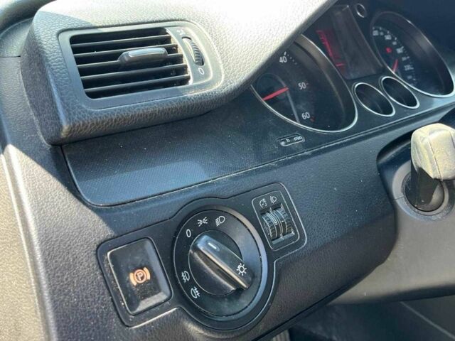 Чорний Фольксваген Пассат, об'ємом двигуна 2 л та пробігом 164 тис. км за 5790 $, фото 13 на Automoto.ua