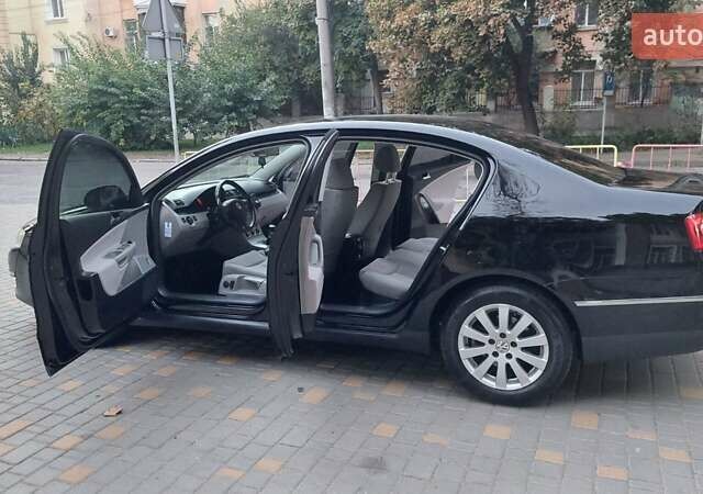 Черный Фольксваген Пассат, объемом двигателя 0 л и пробегом 186 тыс. км за 7777 $, фото 49 на Automoto.ua