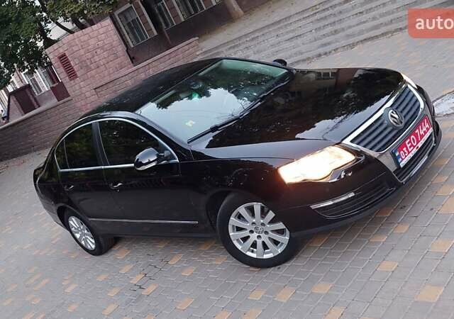 Черный Фольксваген Пассат, объемом двигателя 0 л и пробегом 186 тыс. км за 7777 $, фото 57 на Automoto.ua