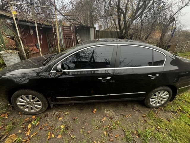 Черный Фольксваген Пассат, объемом двигателя 2 л и пробегом 204 тыс. км за 6800 $, фото 4 на Automoto.ua