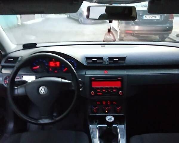 Черный Фольксваген Пассат, объемом двигателя 1.98 л и пробегом 320 тыс. км за 5200 $, фото 7 на Automoto.ua