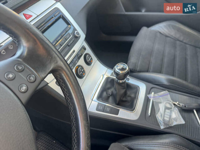 Черный Фольксваген Пассат, объемом двигателя 1.98 л и пробегом 354 тыс. км за 6200 $, фото 10 на Automoto.ua