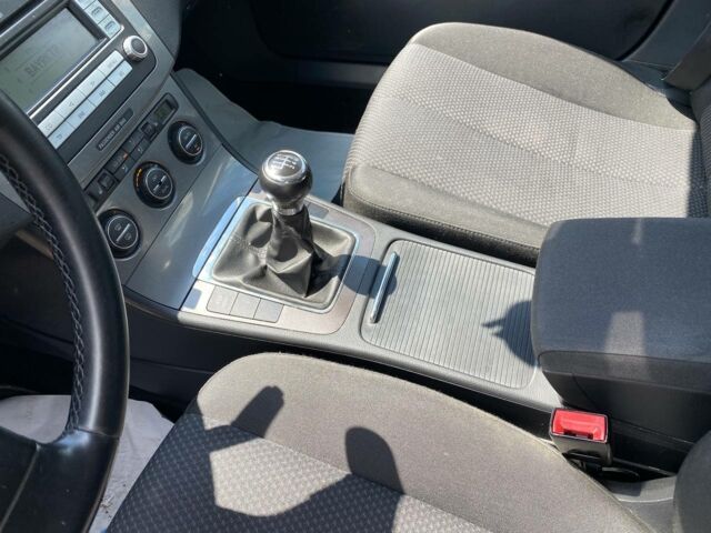 Черный Фольксваген Пассат, объемом двигателя 1.6 л и пробегом 285 тыс. км за 6500 $, фото 13 на Automoto.ua