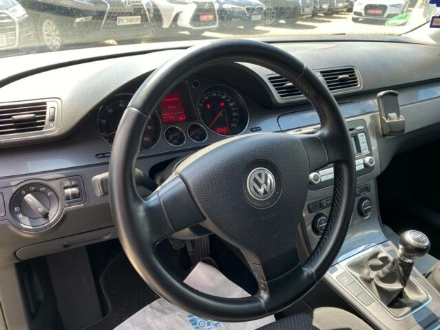 Черный Фольксваген Пассат, объемом двигателя 1.6 л и пробегом 285 тыс. км за 6500 $, фото 10 на Automoto.ua