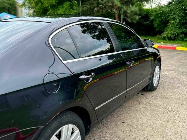 Чорний Фольксваген Пассат, об'ємом двигуна 2 л та пробігом 334 тис. км за 5100 $, фото 3 на Automoto.ua