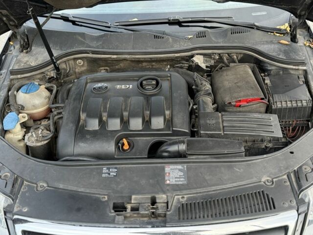 Черный Фольксваген Пассат, объемом двигателя 1.9 л и пробегом 360 тыс. км за 6100 $, фото 13 на Automoto.ua