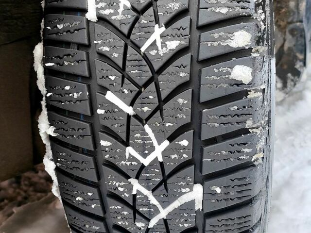 Чорний Фольксваген Пассат, об'ємом двигуна 2 л та пробігом 250 тис. км за 5850 $, фото 13 на Automoto.ua