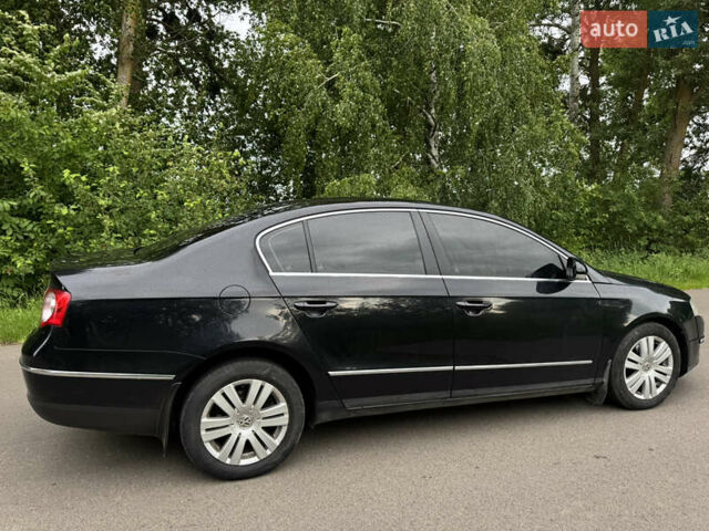 Черный Фольксваген Пассат, объемом двигателя 1.97 л и пробегом 262 тыс. км за 7100 $, фото 5 на Automoto.ua