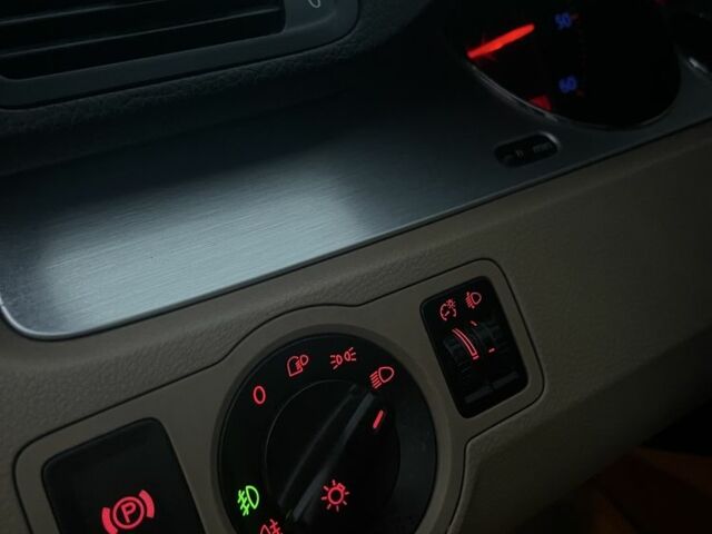 Черный Фольксваген Пассат, объемом двигателя 2 л и пробегом 271 тыс. км за 5750 $, фото 23 на Automoto.ua