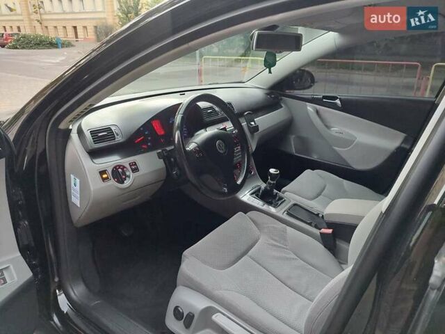 Черный Фольксваген Пассат, объемом двигателя 0 л и пробегом 186 тыс. км за 7777 $, фото 29 на Automoto.ua