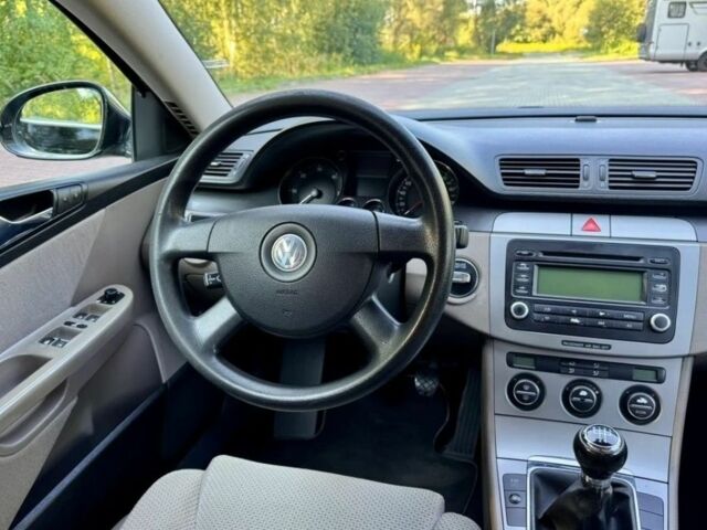 Чорний Фольксваген Пассат, об'ємом двигуна 1.9 л та пробігом 245 тис. км за 1950 $, фото 9 на Automoto.ua