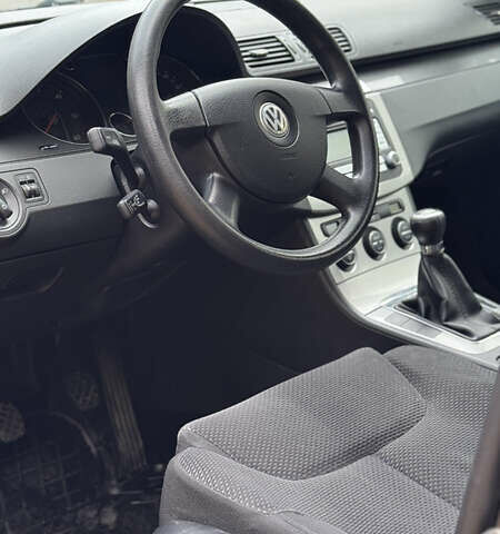 Чорний Фольксваген Пассат, об'ємом двигуна 1.97 л та пробігом 307 тис. км за 6600 $, фото 10 на Automoto.ua